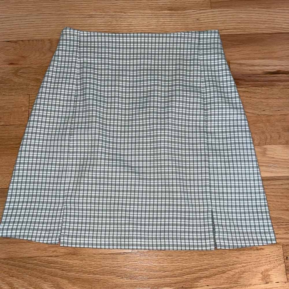 BRANDY MELVILLE CARA SKIRT GREEN PLAID
